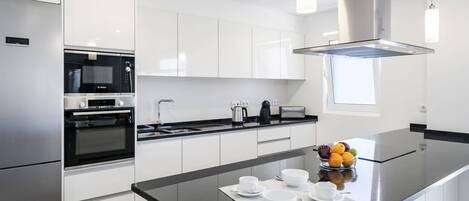 Microwave, dishwasher