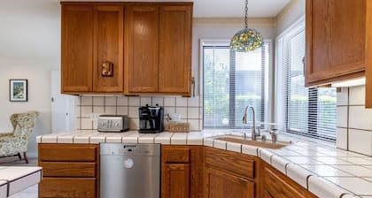 Quaint & Charming 4BR Tranquil Palo Alto Retreat