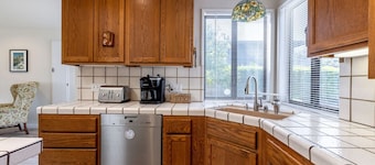 Quaint & Charming 4BR Tranquil Palo Alto Retreat