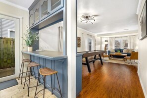 Interior - The Traveler - Walkable to DT Bentonville (Bentonville)