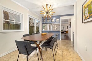 Dining - The Traveler - Walkable to DT Bentonville (Bentonville)