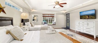The Traveler - Walkable to DT Bentonville