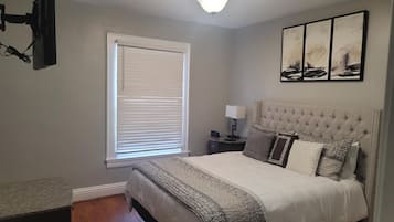 3 bedrooms, iron/ironing board, internet, bed sheets