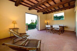 Outdoor dining - Holiday in the countryside 40 min from Argentario sea (Montorgiali)