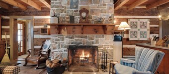Cabin Vacation Rental ~ 8 Mi to Penn State!