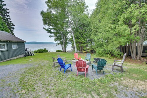 Cozy Maine Lakefront Cabin Rental