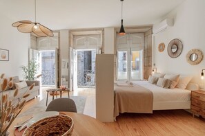 Fer et planche à repasser, Wi-Fi gratuit, draps fournis