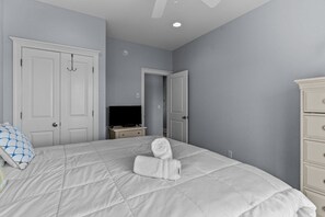 4 bedrooms, iron/ironing board, free WiFi, bed sheets - Oceanfront Gem N Topsail Beach (North Topsail Beach)
