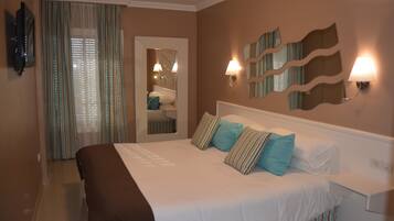 2 bedrooms, down comforters, in-room safe, iron/ironing board