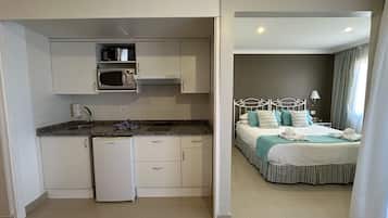 Apartemen | Dapur pribadi | Lemari es, microwave, kompor, dan mesin espresso