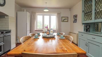 Cottage | Dining