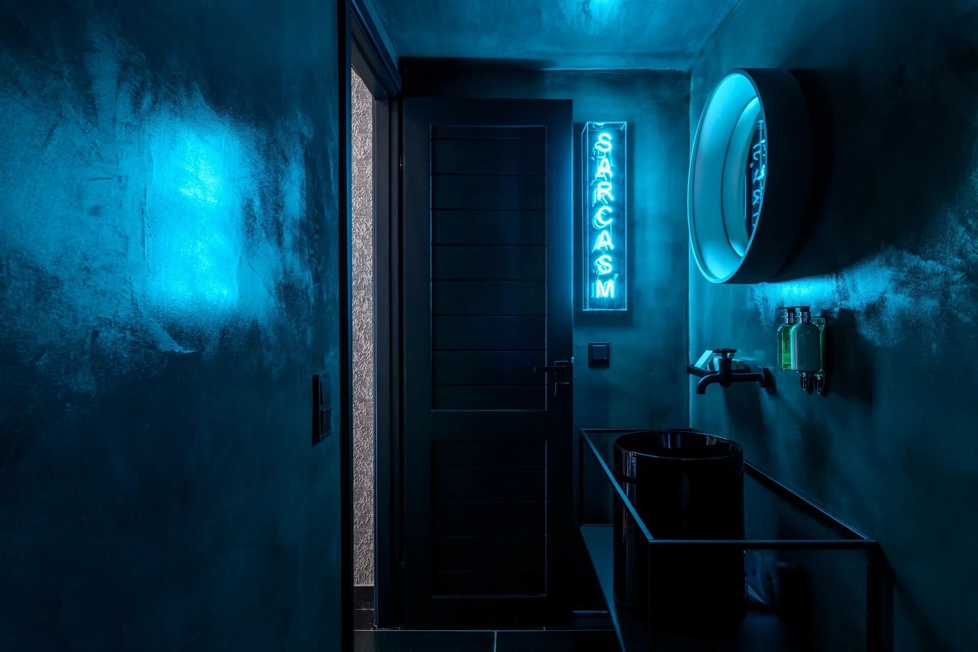 Deluxe Triple Room | Badrum | Dusch, regndusch, lyxtoalettartiklar och hårtork