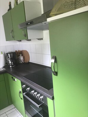 Fridge, oven, coffee/tea maker