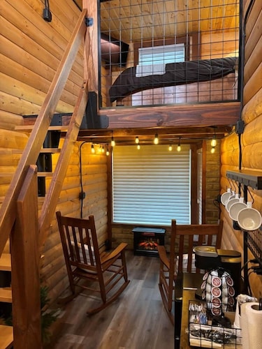 Cozy Loft Cabin