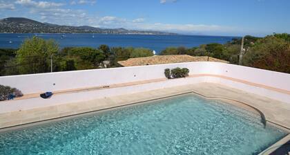 Villa Paloma -Stunning Views and Pool -St Tropez