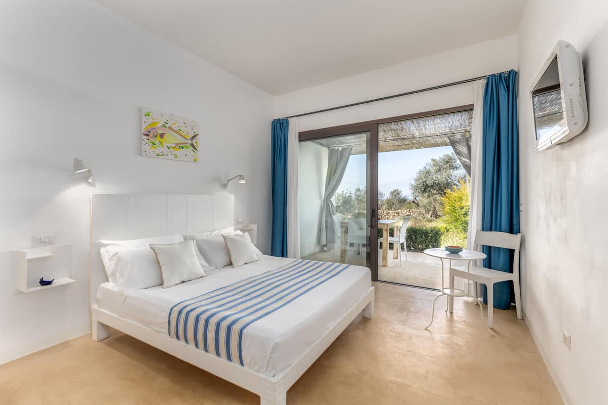 Soundproofing, iron/ironing board, cots/infant beds, free WiFi