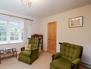Living area - Poets Corner (Malvern)