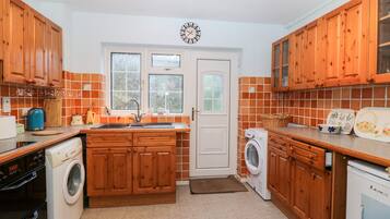 Cookware/dishes/utensils