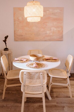 Dining - Boho Bungalow- fun stylish apartment close to everything (Christiansted)