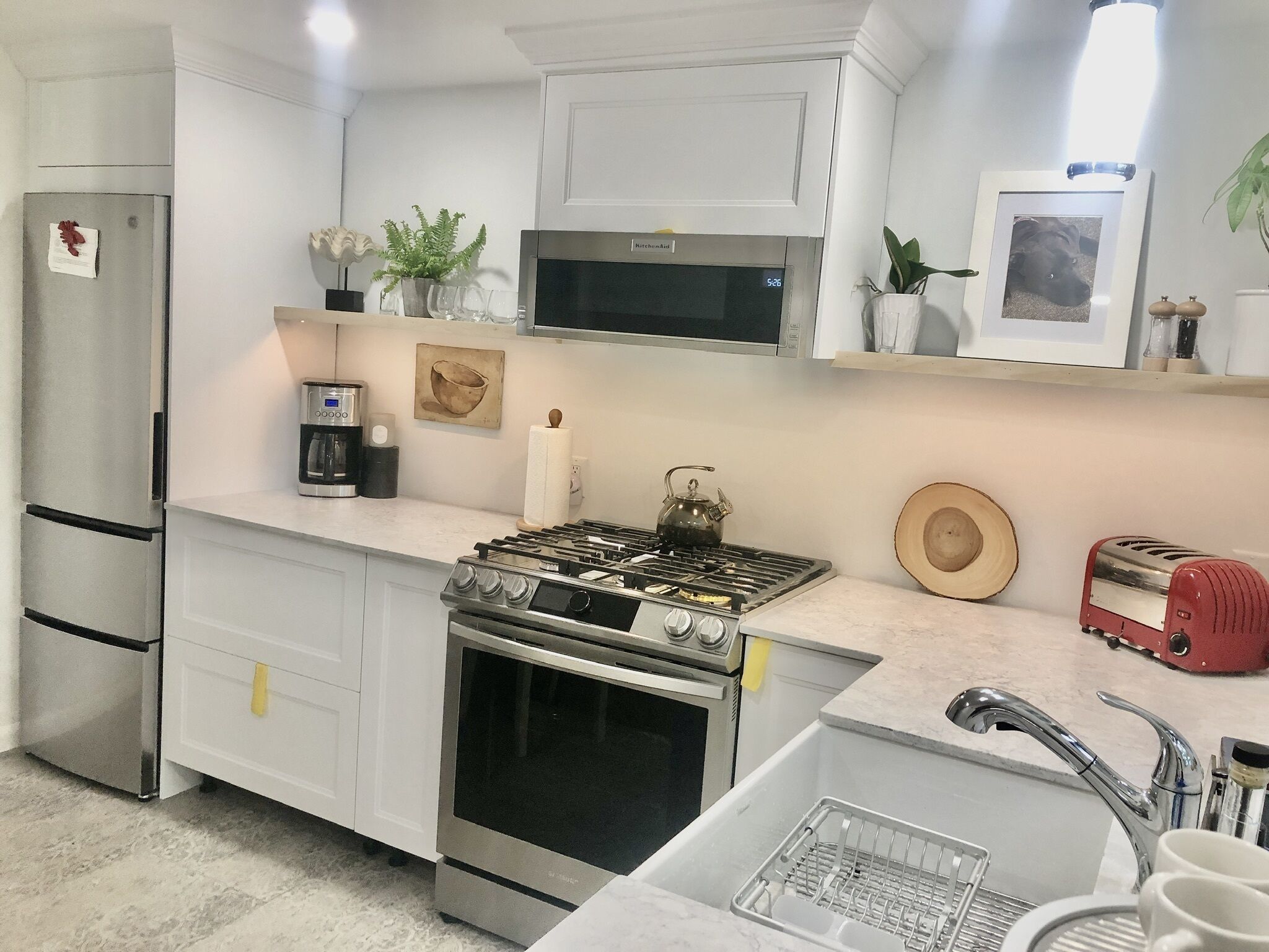 Clean and bright , AC , walking distance to the ocean