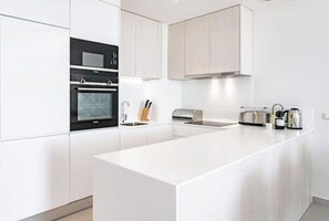 Micro-ondas, fogão, cooktop, lava-louças