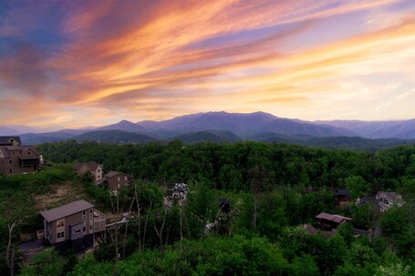 "Susie's Nest" A Mountain Cabin - Image 8