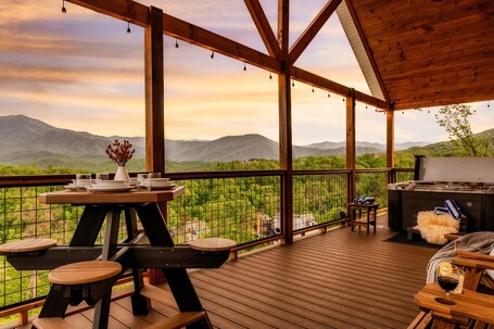"Susie's Nest" A Mountain Cabin - Image 21
