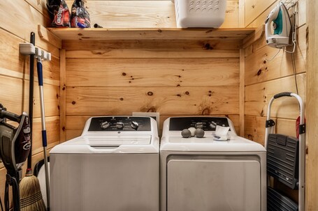 "Susie's Nest" A Mountain Cabin - Image 33