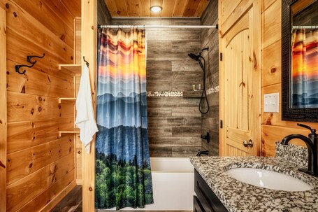 "Susie's Nest" A Mountain Cabin - Image 27