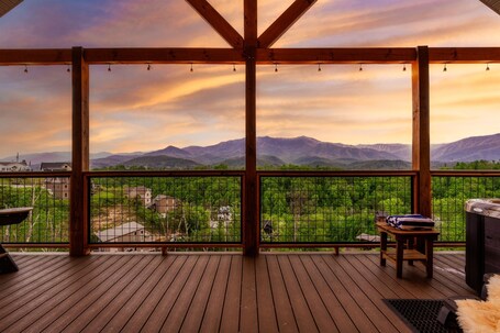 "Susie's Nest" A Mountain Cabin - Image 2