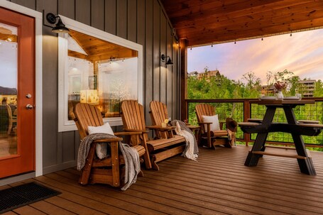 "Susie's Nest" A Mountain Cabin - Image 18