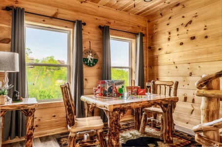 "Susie's Nest" A Mountain Cabin - Image 34