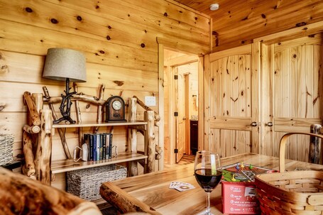 "Susie's Nest" A Mountain Cabin - Image 30