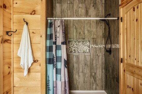"Susie's Nest" A Mountain Cabin - Image 46