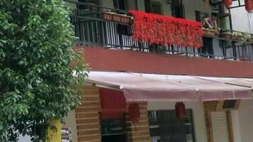 تفاصيل الفندق من الخارج