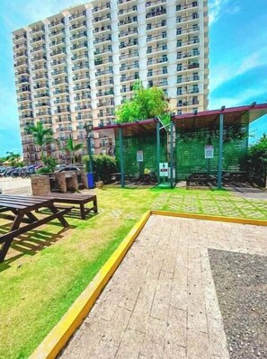 Outdoor dining - Garden Wing View (Lapu-Lapu)