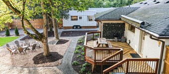 As Featured on Staycation TV, A House, Cottage, & Tiny Home in Downtown Norcross