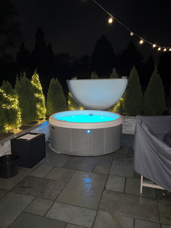 Bain à remous extérieur