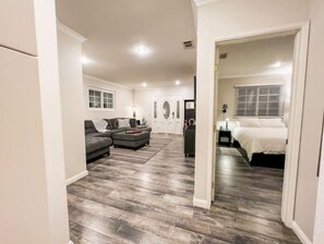 3 chambres, bureau, Wi-Fi, draps fournis