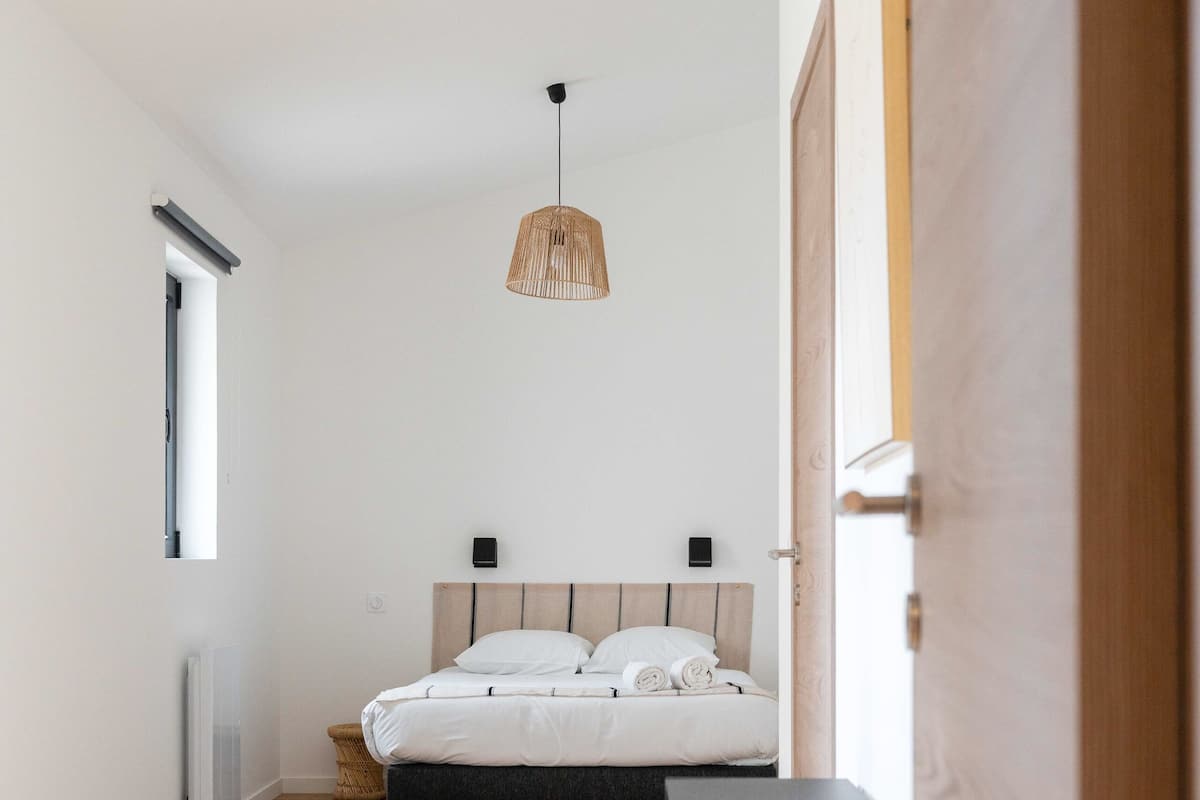 Villa familiar | 2 dormitorios, sábanas de algodón egipcio, ropa de cama de alta calidad