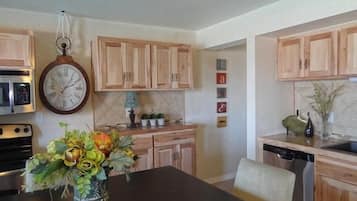 Fridge, microwave, coffee/tea maker, toaster