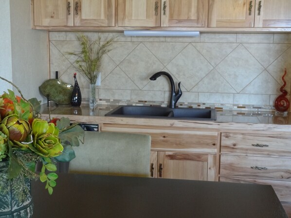 Frigorifero, microonde, macchina per tè/caffè, tostapane