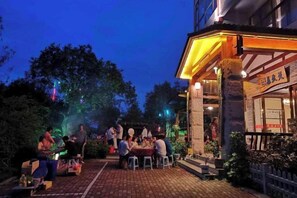 Garden - Tianranju Hostel (Wuyishan)