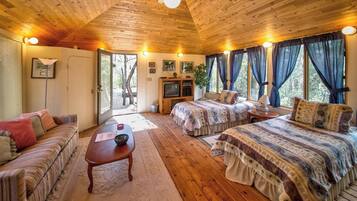 3 bedrooms, iron/ironing board, free WiFi, bed sheets