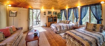 Yellowstone Pines: Private River Retreat at Pine Creek