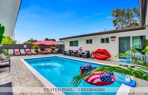 Heated Pool~Stellar stay in 7BD villa~Playground