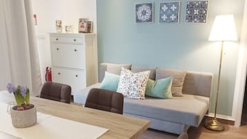 Apartment | Dining