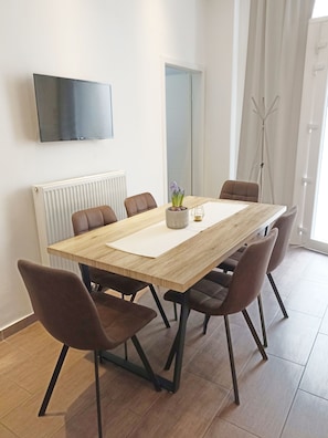 Apartment | Dining - Spacious 3-bedroom Apartment in City Centre (Vienna)