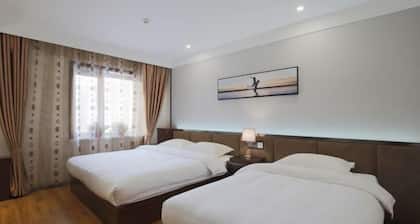 East Pole Holiday Hotel