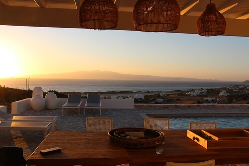 KERYLOS Cycladique Villa à NAXOS pour des vacances de rêve !